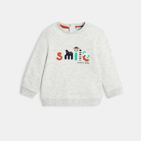 سترة من الميلتون للفتيان الصغار، باللون الرمادي وبرسومات وصور للحيوانات مطبوعة عليه.